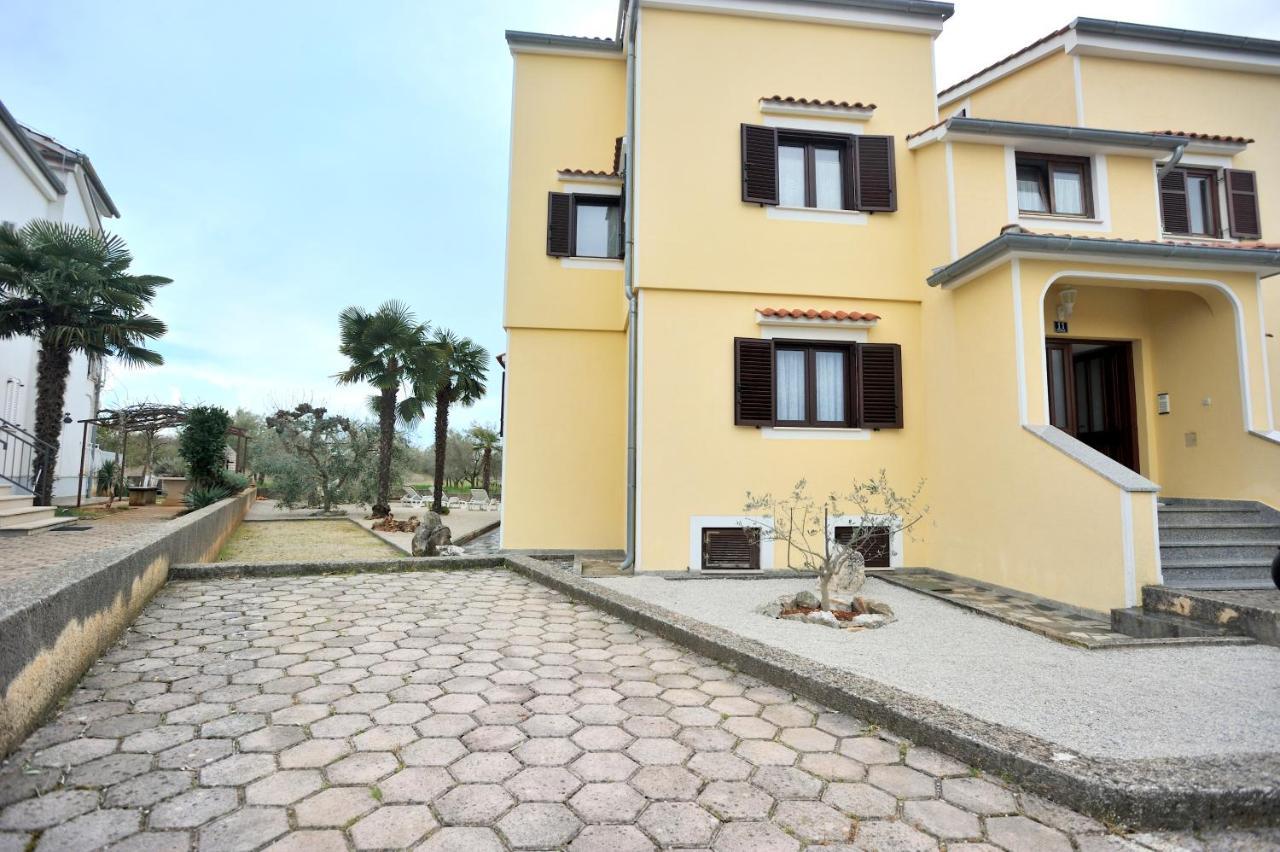 Apartment Vinja Porec - Privat Garden - Whirlpool المظهر الخارجي الصورة