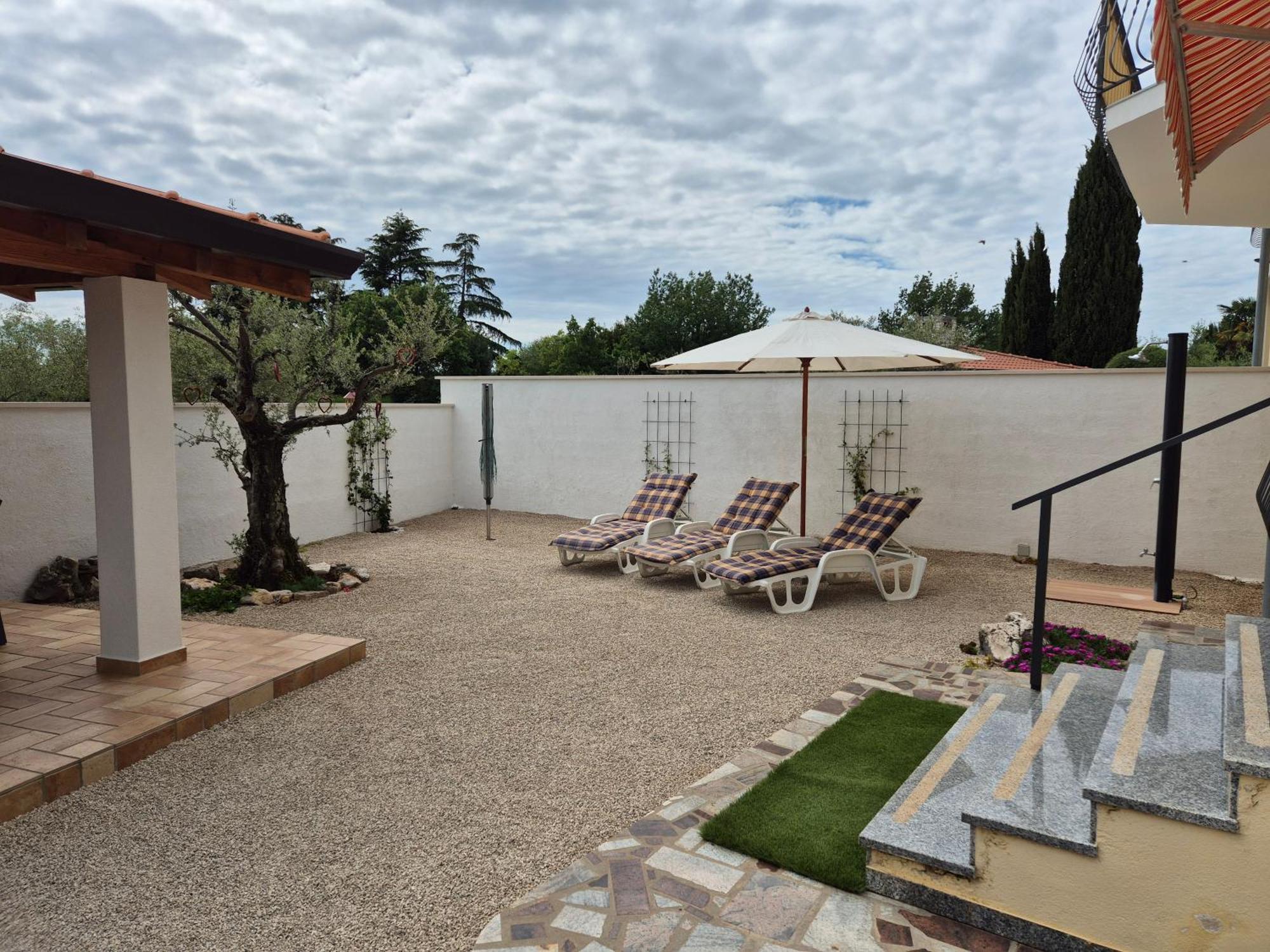 Apartment Vinja Porec - Privat Garden - Whirlpool المظهر الخارجي الصورة