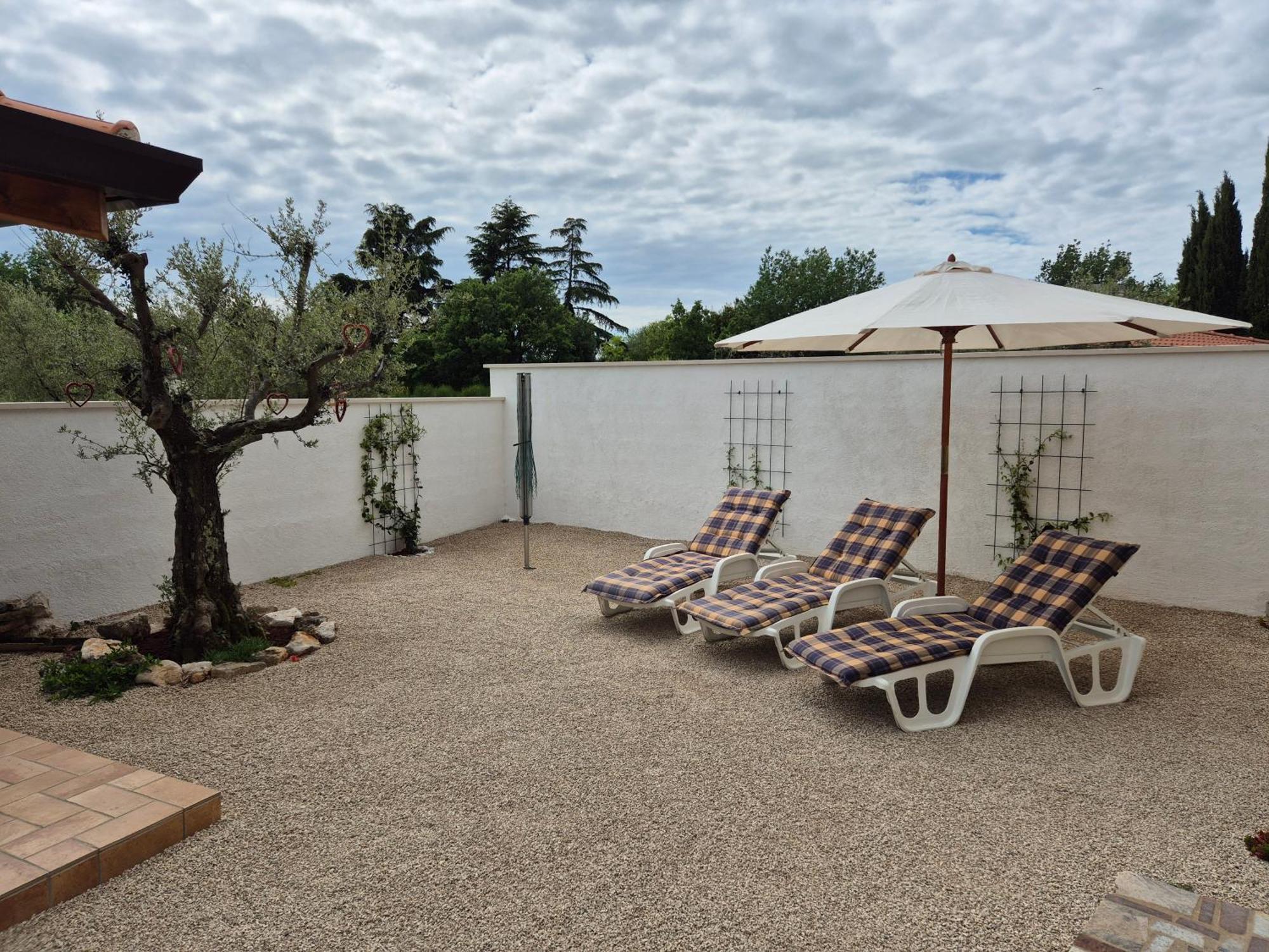 Apartment Vinja Porec - Privat Garden - Whirlpool المظهر الخارجي الصورة