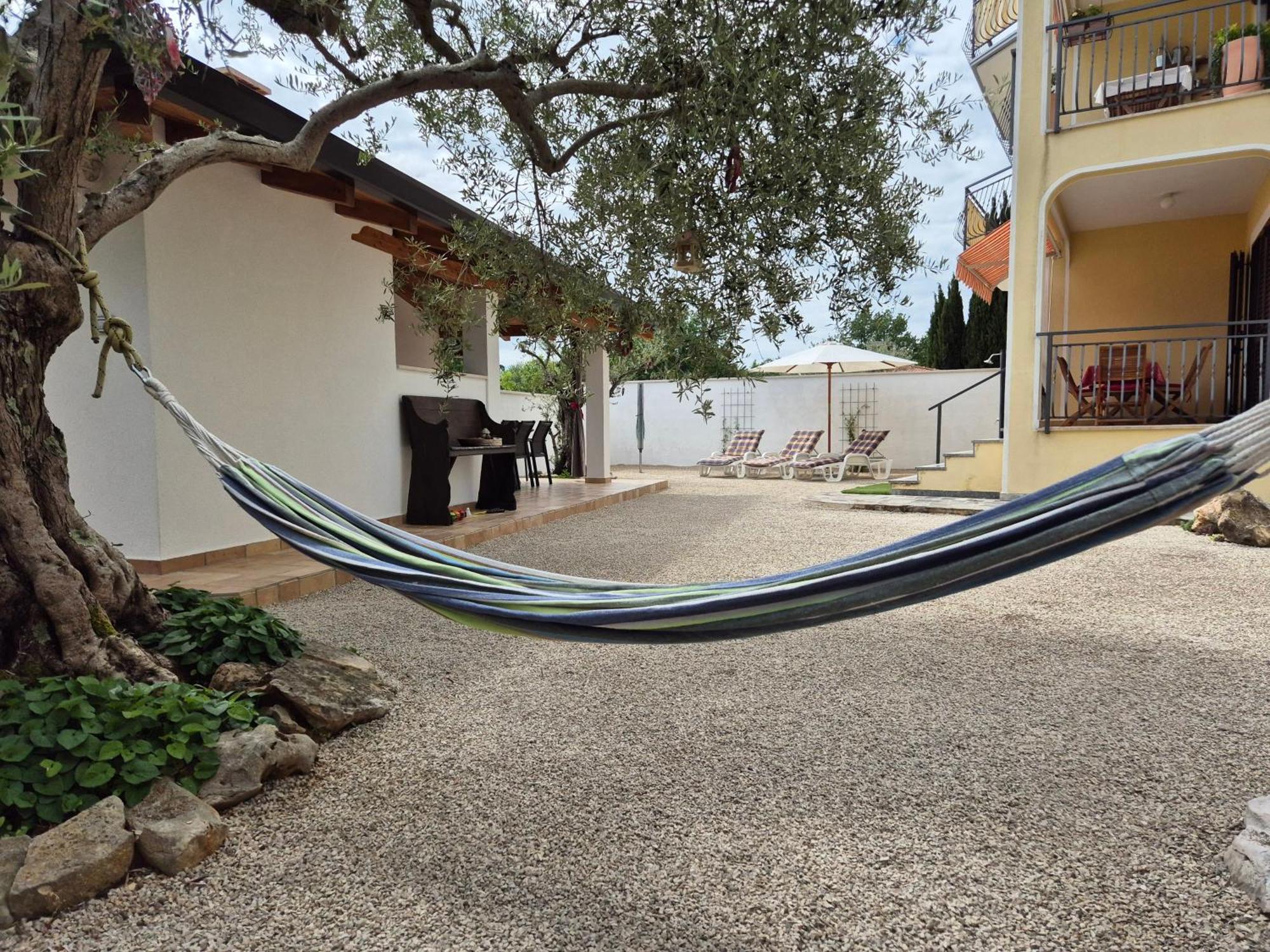 Apartment Vinja Porec - Privat Garden - Whirlpool المظهر الخارجي الصورة